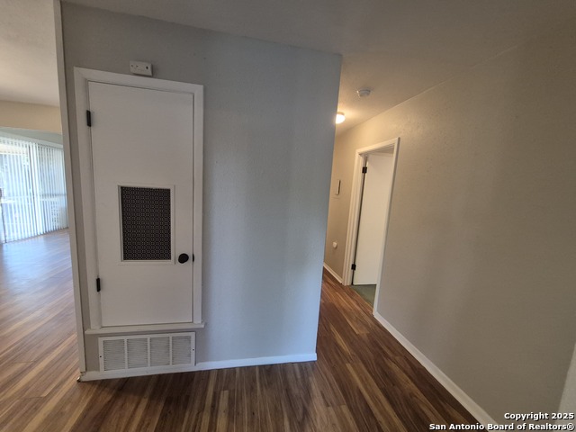 Image 32 of 46 For 205 Maple Dr.