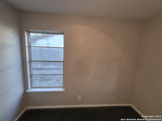 Image 35 of 46 For 205 Maple Dr.