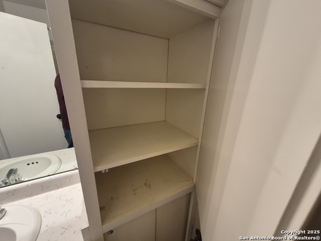 Image 40 of 46 For 205 Maple Dr.