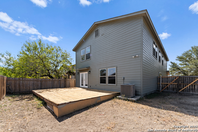 Listing photo id 23 for 4202 Waldon Pond