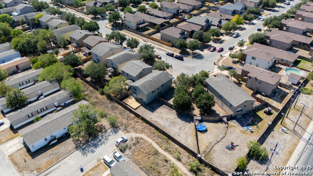 Listing photo id 26 for 4202 Waldon Pond