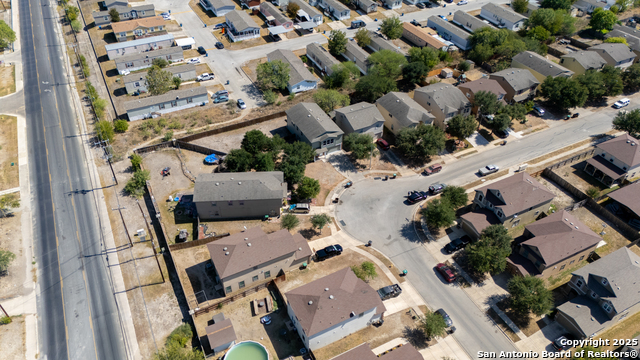 Listing photo id 27 for 4202 Waldon Pond