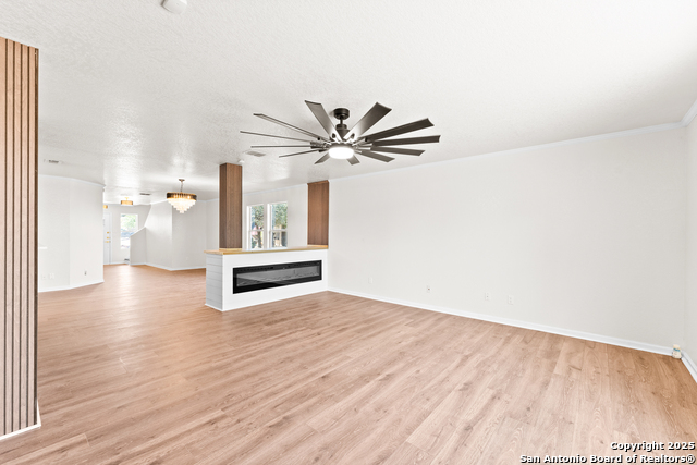 Listing photo id 4 for 4202 Waldon Pond