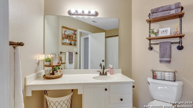 Listing photo id 15 for 224 Victoria Point