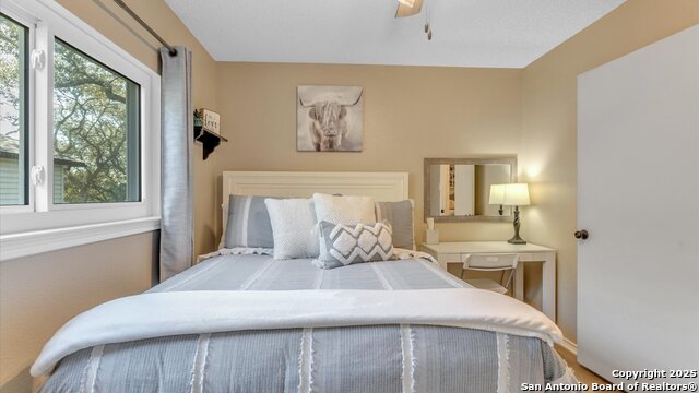 Listing photo id 16 for 224 Victoria Point