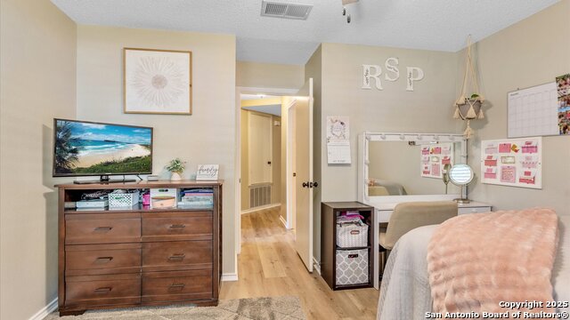 Listing photo id 19 for 224 Victoria Point