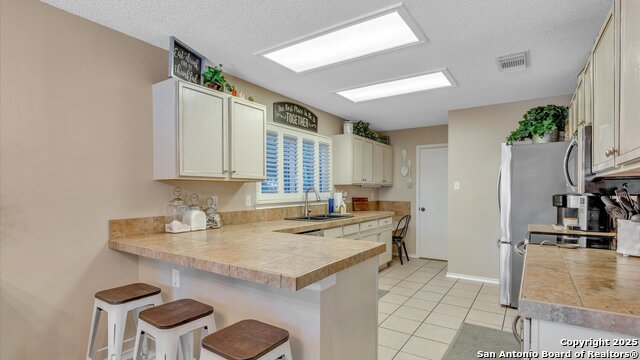 Listing photo id 4 for 224 Victoria Point