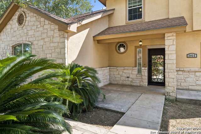 Listing photo id 0 for 2822 Lou St