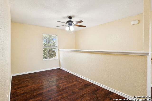 Listing photo id 24 for 2822 Lou St