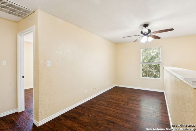 Listing photo id 32 for 2822 Lou St