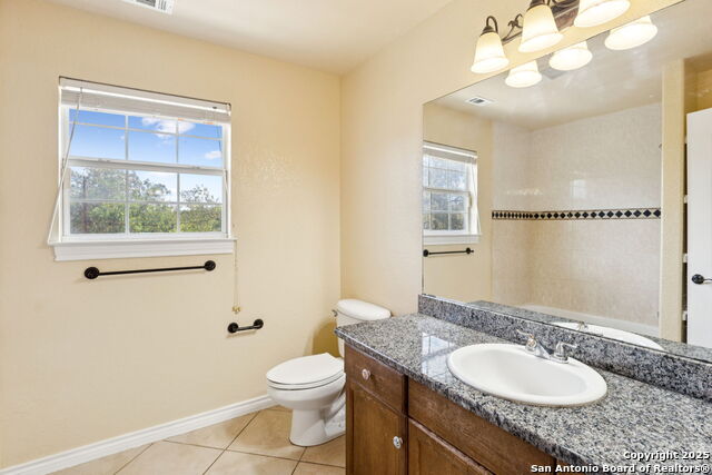 Listing photo id 34 for 2822 Lou St