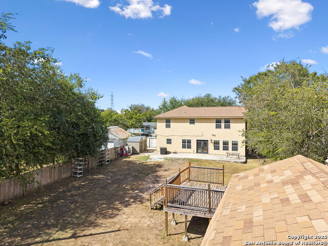 Listing photo id 56 for 2822 Lou St