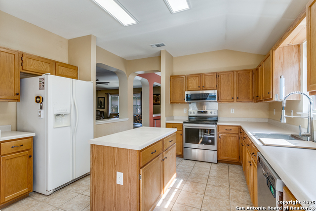 Image 13 of 25 For 14318 Markham Ln