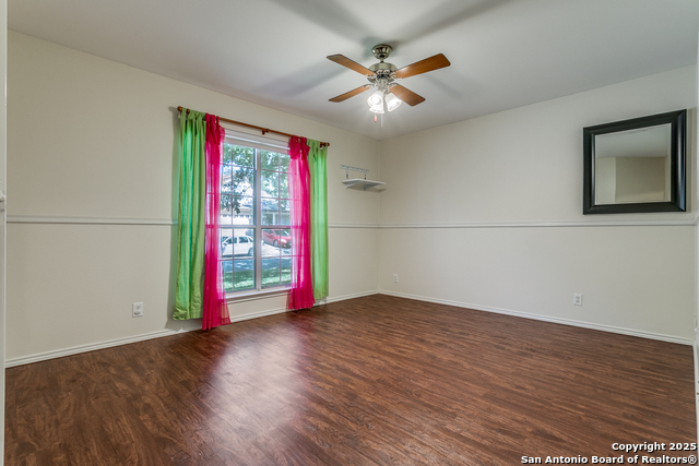 Image 16 of 25 For 14318 Markham Ln