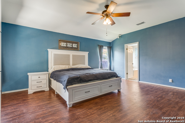 Image 18 of 25 For 14318 Markham Ln