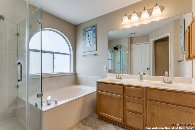 Image 19 of 25 For 14318 Markham Ln