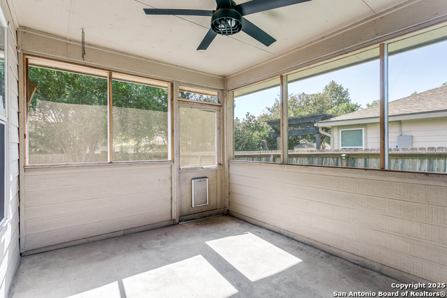 Image 20 of 25 For 14318 Markham Ln