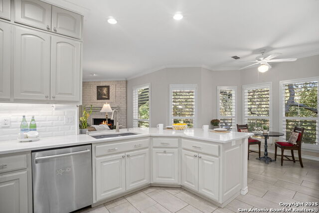 Image 14 of 50 For 16222 Robinwood Ln