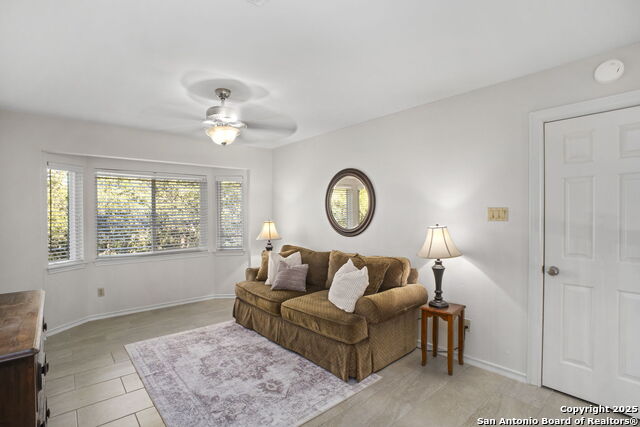 Image 27 of 50 For 16222 Robinwood Ln