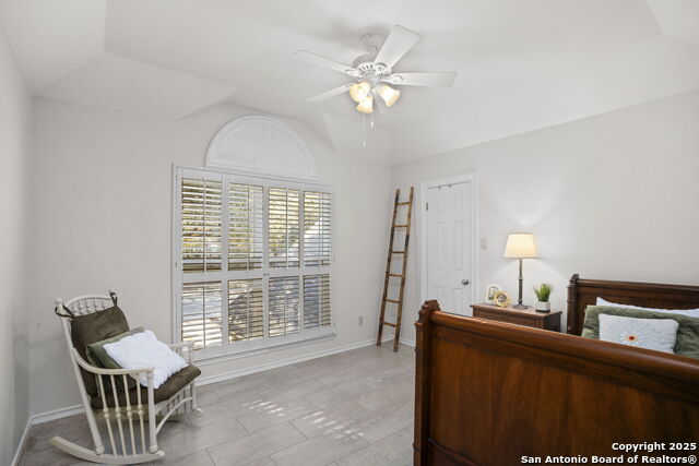 Image 29 of 50 For 16222 Robinwood Ln