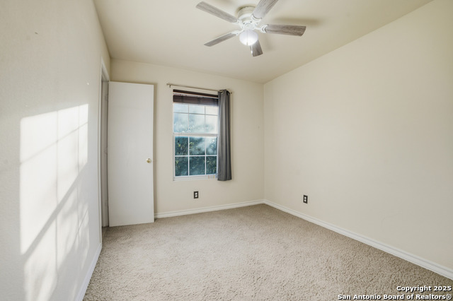 Listing photo id 9 for 6311 Aspen Hill