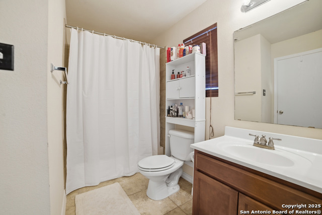 Listing photo id 11 for 6311 Aspen Hill