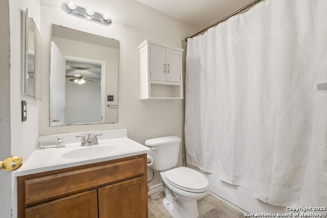 Listing photo id 13 for 6311 Aspen Hill
