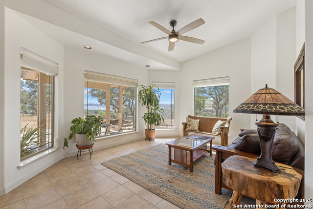 Listing photo id 12 for 490 Muse  