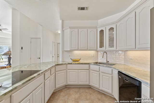 Listing photo id 16 for 490 Muse  