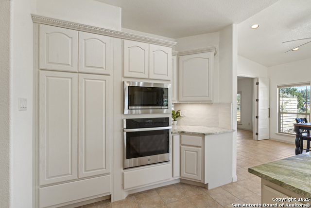 Listing photo id 19 for 490 Muse  