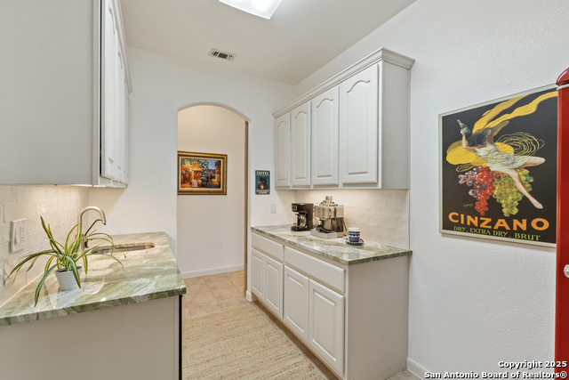 Listing photo id 21 for 490 Muse  