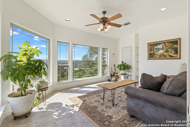 Listing photo id 29 for 490 Muse  