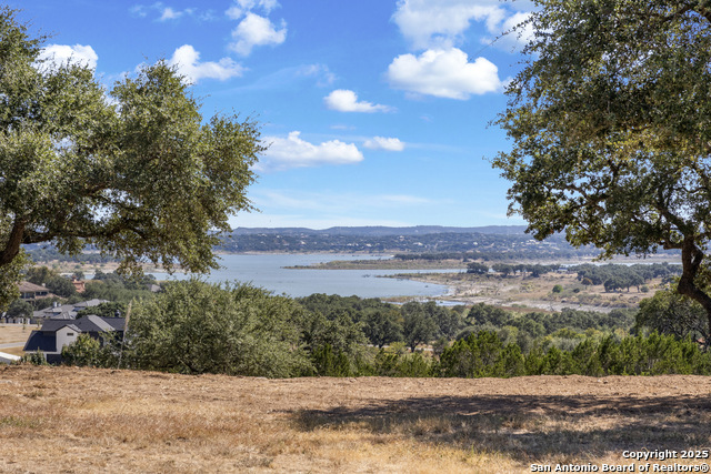 Listing photo id 43 for 490 Muse  