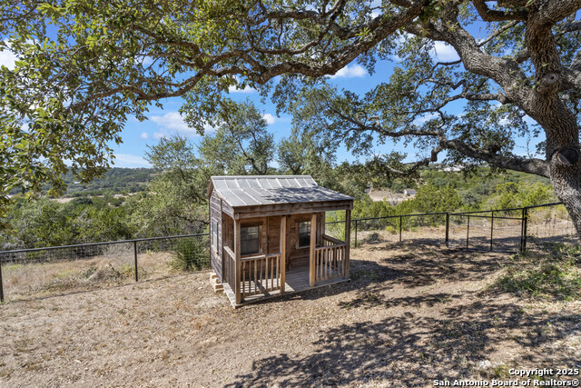 Listing photo id 44 for 490 Muse  