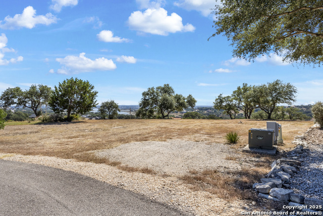 Listing photo id 45 for 490 Muse  