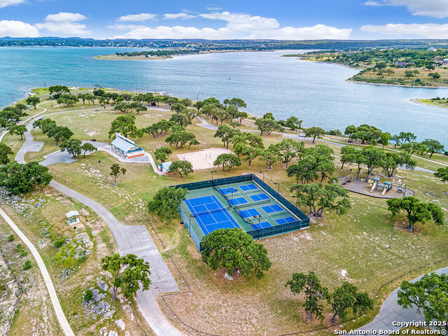 Listing photo id 62 for 490 Muse  