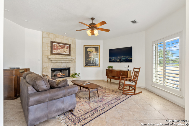 Listing photo id 7 for 490 Muse  