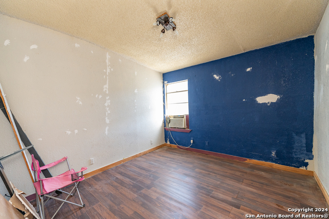 Image 33 of 90 For 989 Oil Well Road