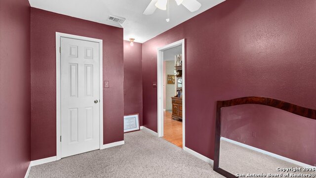 Listing photo id 14 for 949 Burges  