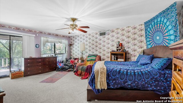 Listing photo id 4 for 949 Burges  