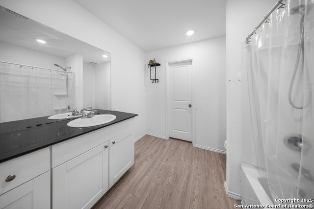 Image 19 of 21 For 5424 Thyme Corner