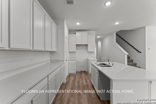Listing photo id 12 for 8424 Roadrunner Passage