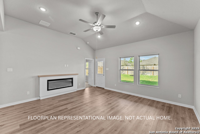 Listing photo id 14 for 8424 Roadrunner Passage