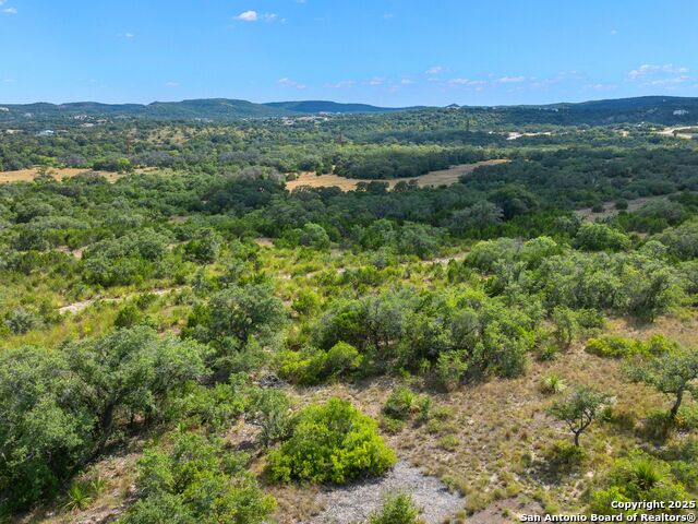 Listing photo id 12 for 27016 Toutant Beauregard
