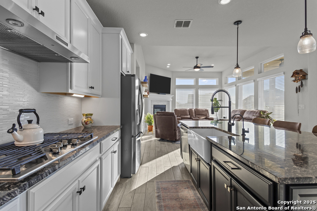 Listing photo id 12 for 22924 Grande Vista