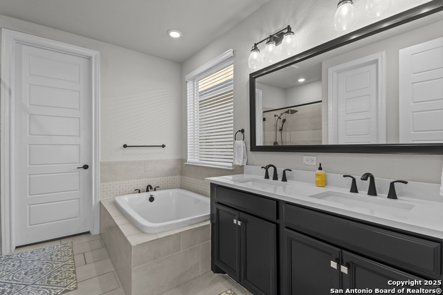Listing photo id 19 for 22924 Grande Vista