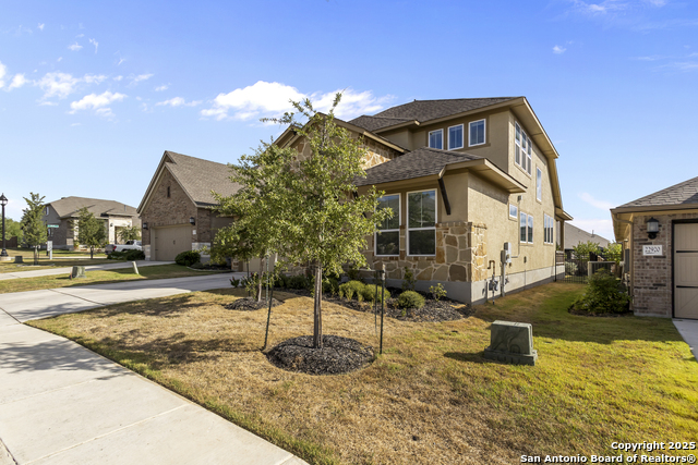 Listing photo id 1 for 22924 Grande Vista