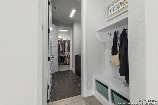 Listing photo id 36 for 22924 Grande Vista
