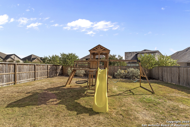Listing photo id 42 for 22924 Grande Vista