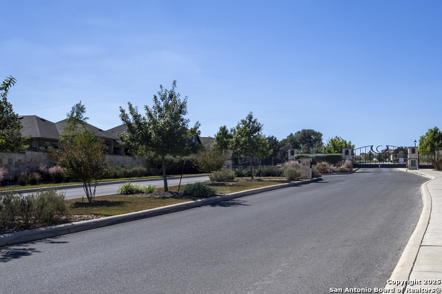 Listing photo id 44 for 22924 Grande Vista